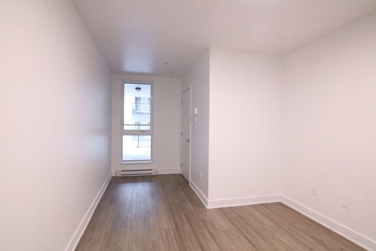 9675 Papineau - Photo 2 of 50