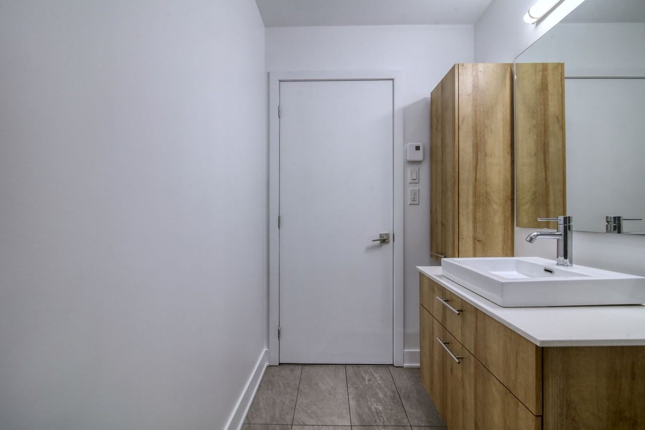 9675 Papineau - Photo 5 of 50