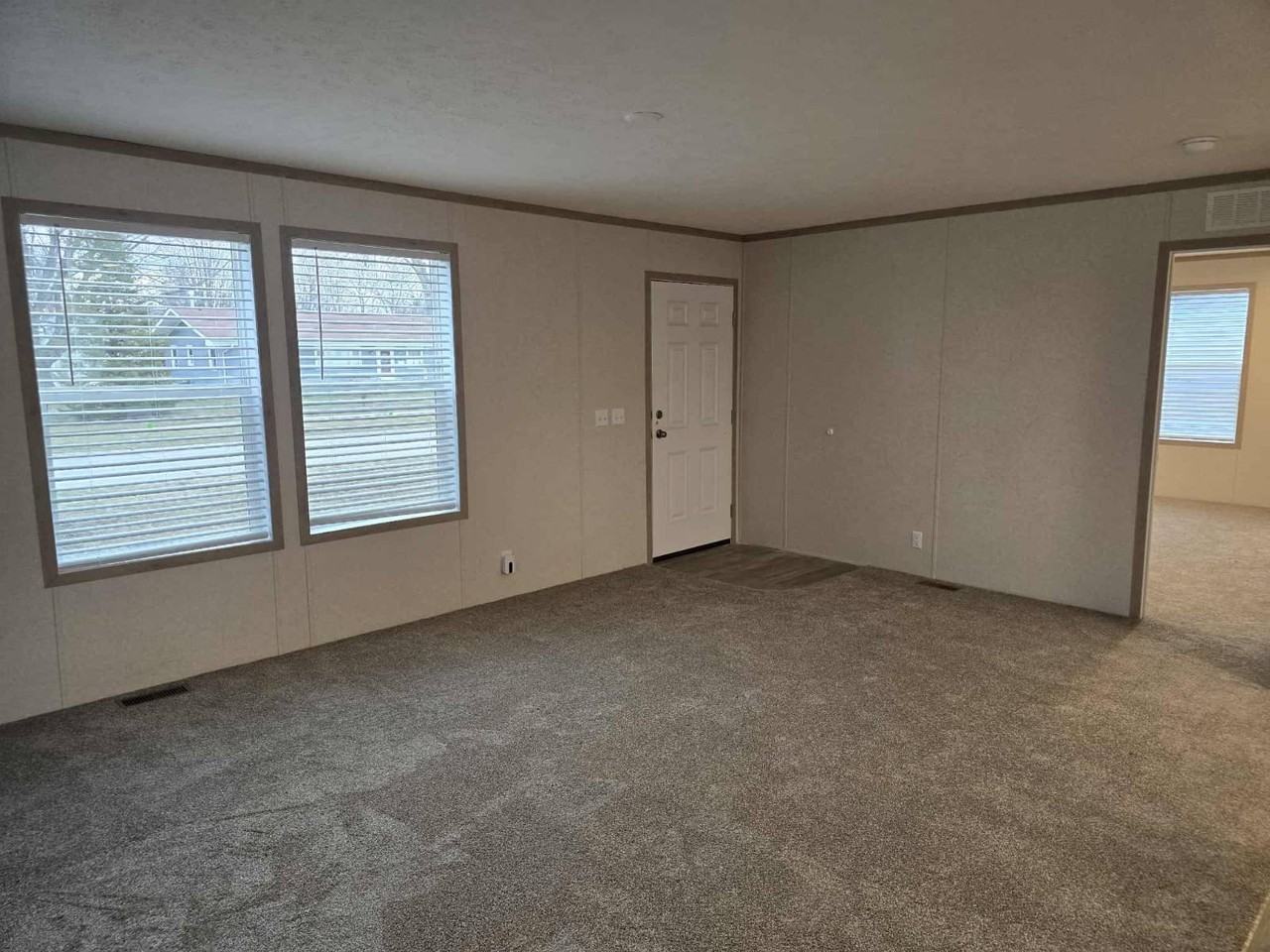 415 Nw Poplar Ave #17W - Photo 4 of 15