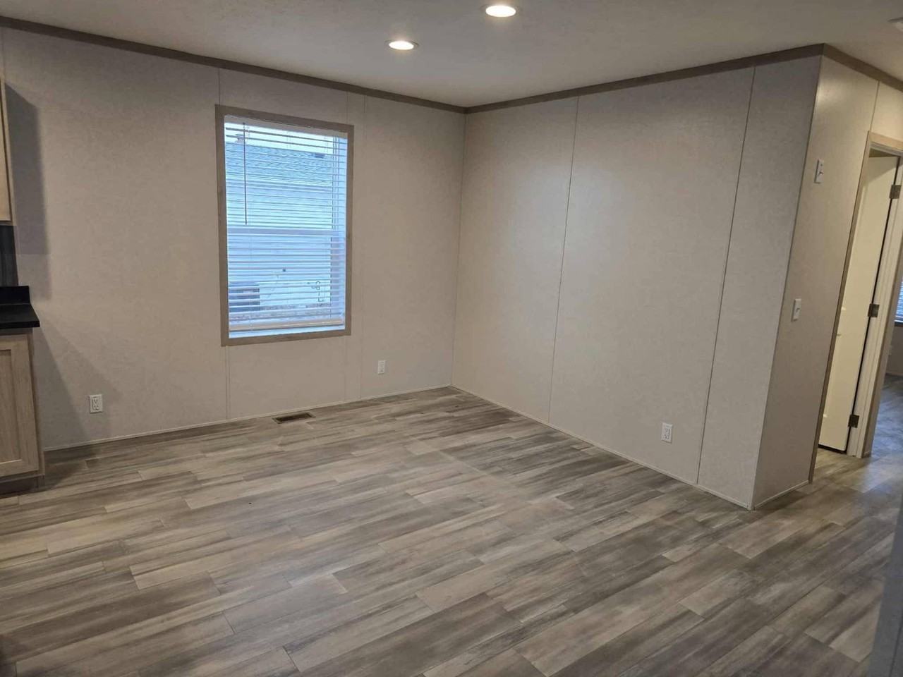 415 Nw Poplar Ave #17W - Photo 6 of 15