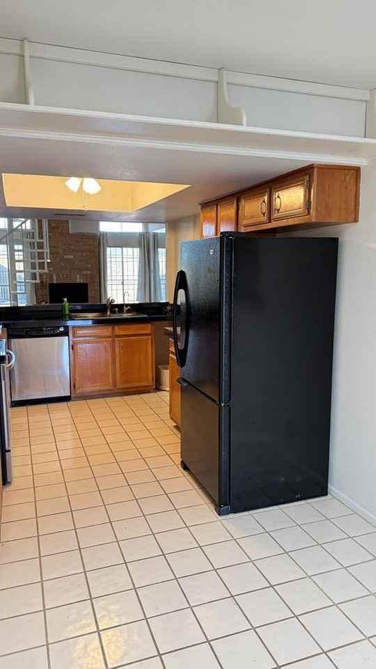 3903 Scott St - Photo 5 of 15