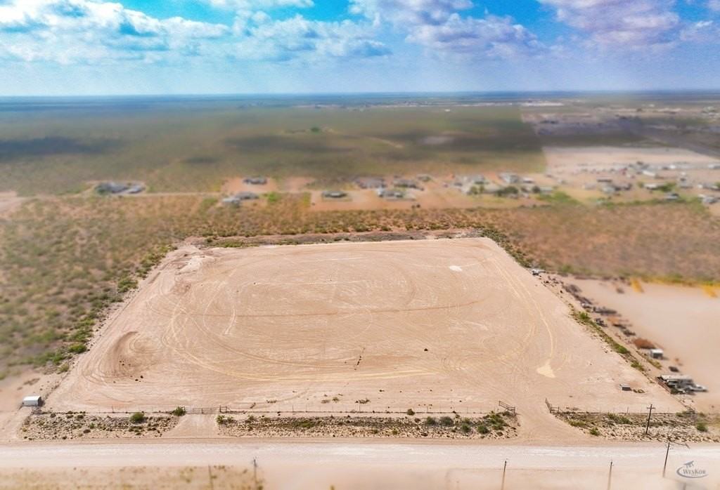 312 Private Road 42 - Photo 3 of 46