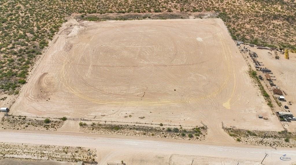 312 Private Road 42 - Photo 6 of 46