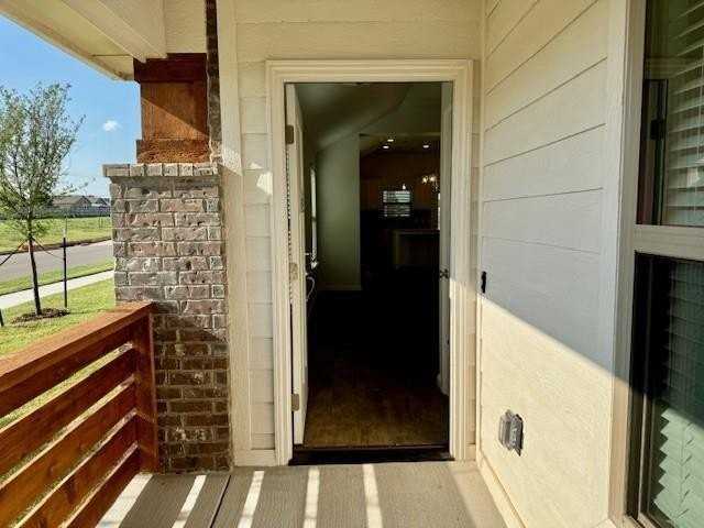 10529 Nw 32nd St - Photo 4 of 32