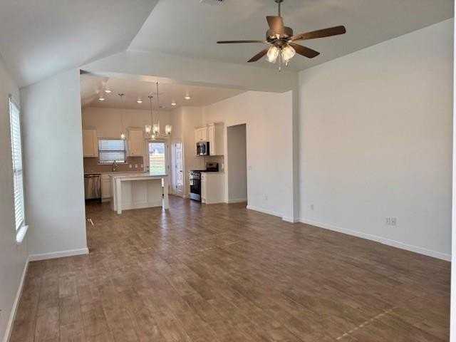 10529 Nw 32nd St - Photo 5 of 32