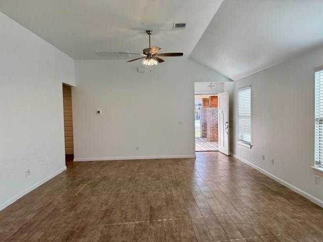 10529 Nw 32nd St - Photo 6 of 32