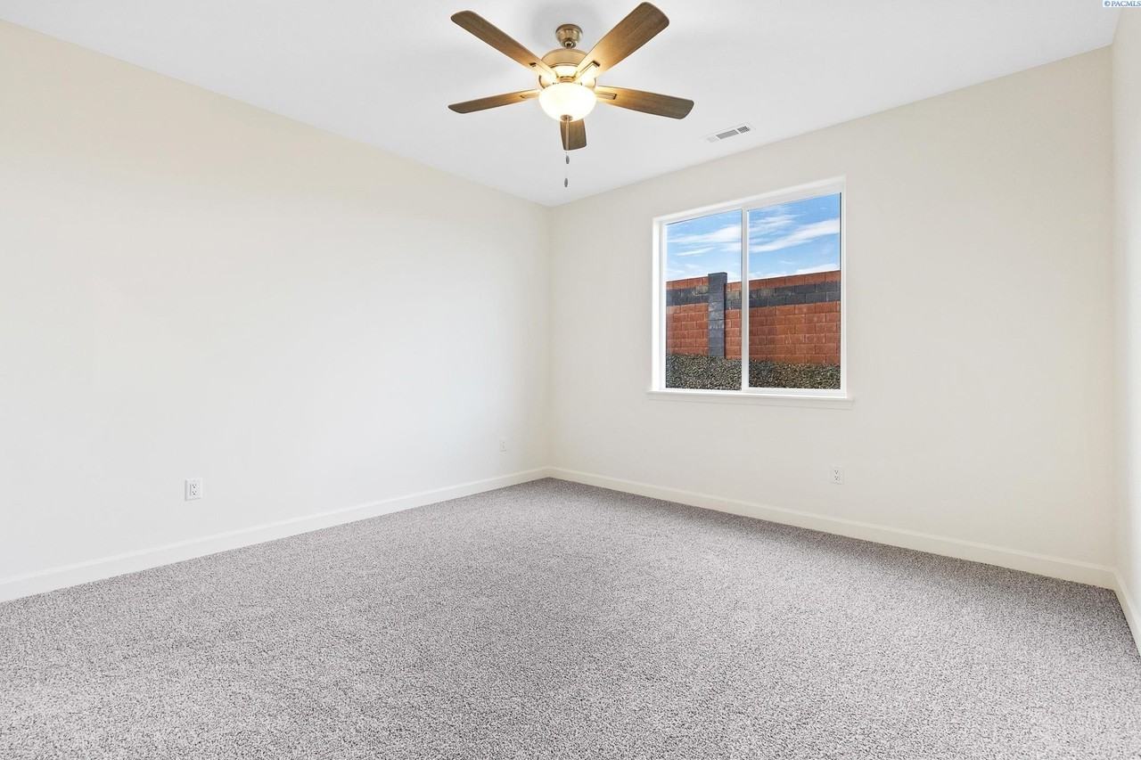 2962 S Belfair St - Photo 4 of 36