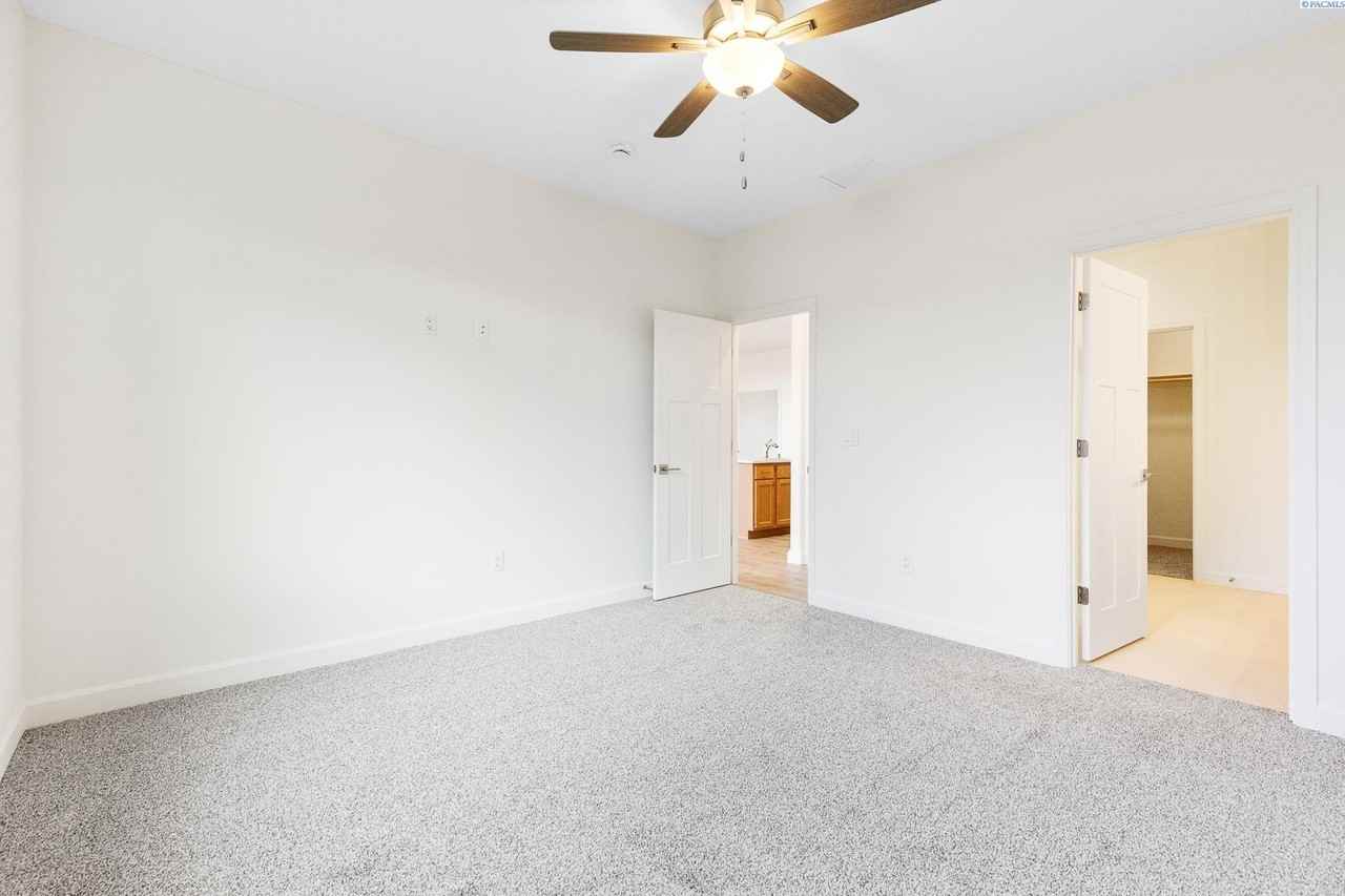 2962 S Belfair St - Photo 5 of 36