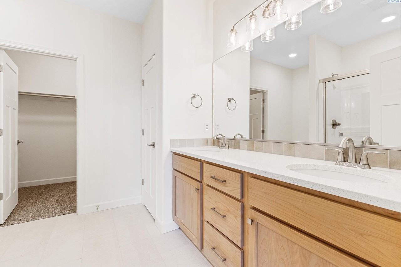 2962 S Belfair St - Photo 6 of 36