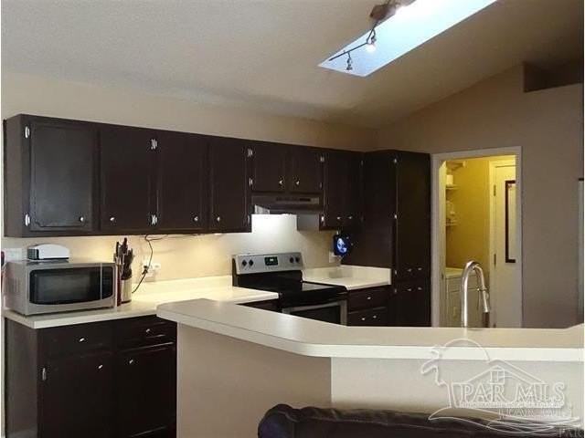 2060 Cambridge Cir - Photo 2 of 21