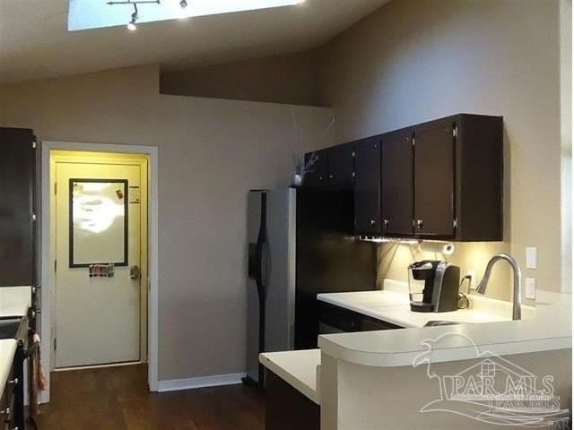 2060 Cambridge Cir - Photo 3 of 21