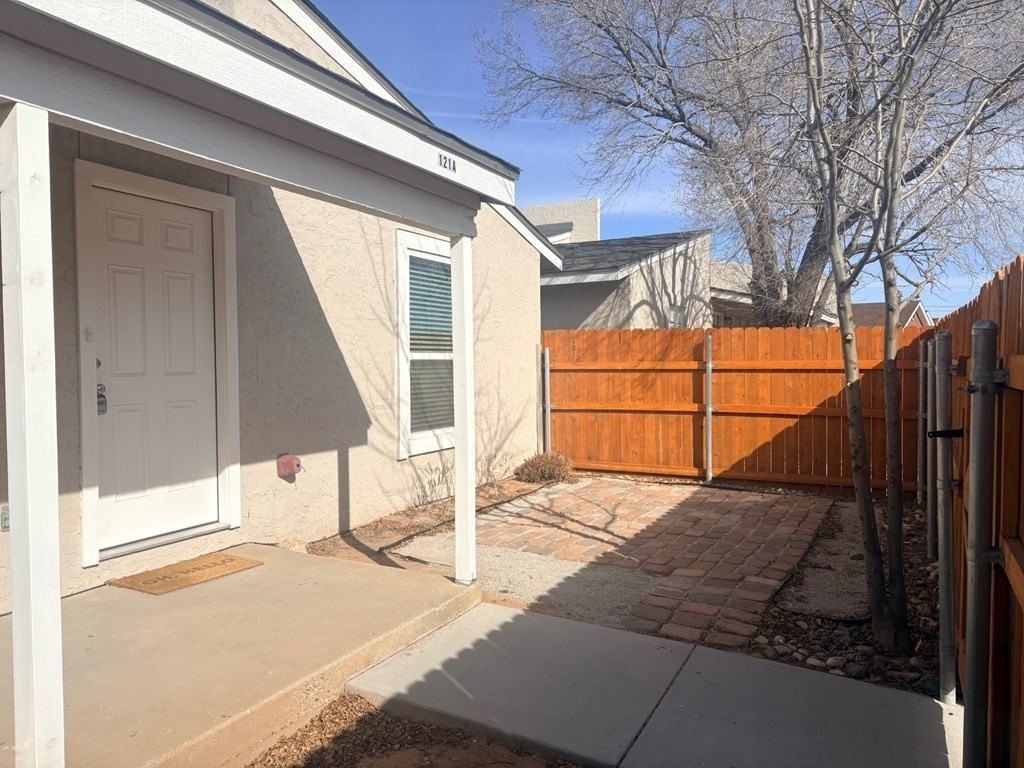 121 N Glenwood Dr - Photo 3 of 22