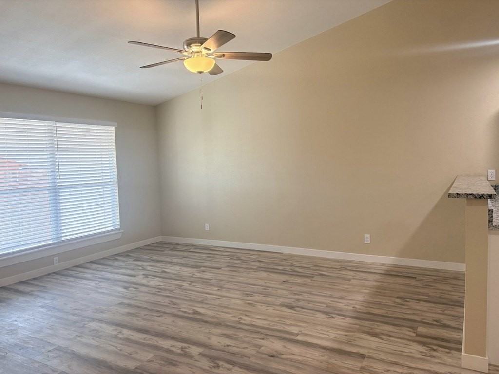 121 N Glenwood Dr - Photo 7 of 22