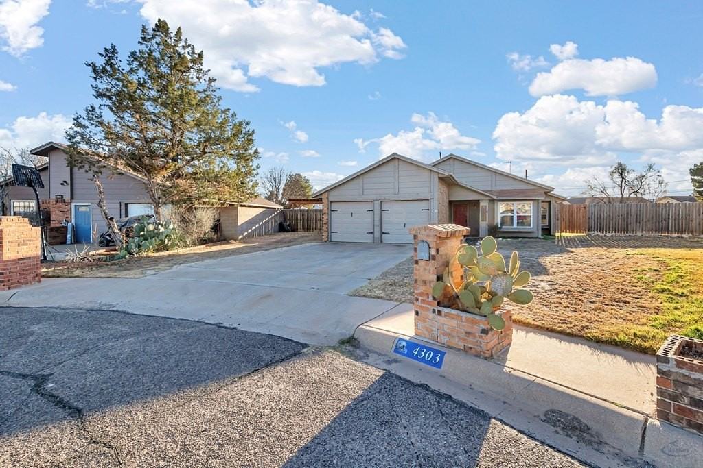 4303 Trevino St - Photo 5 of 35