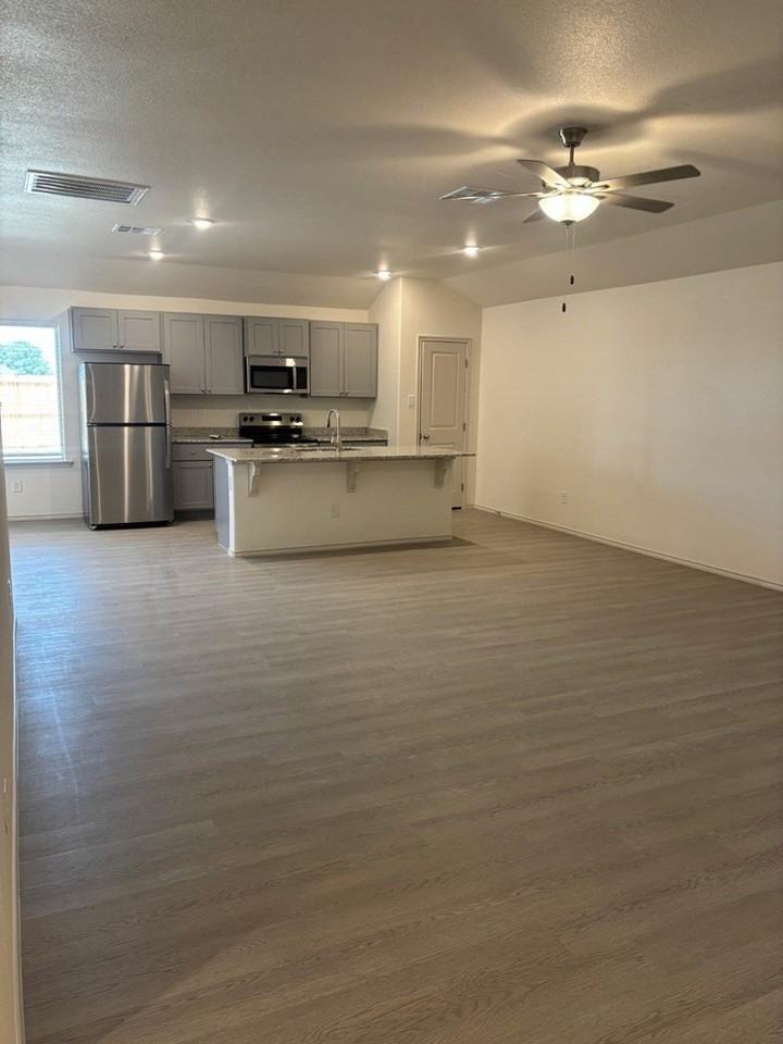 8437 E County Road 110 - Photo 4 of 11