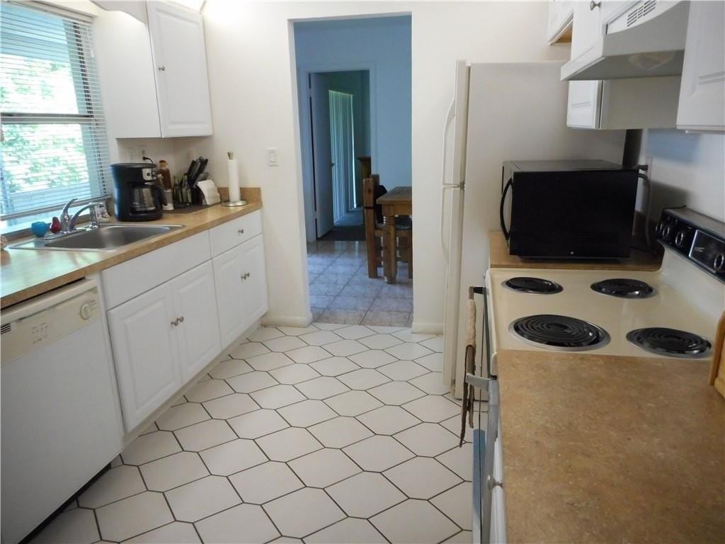 6014 Nw 67th Ave - Photo 4 of 7