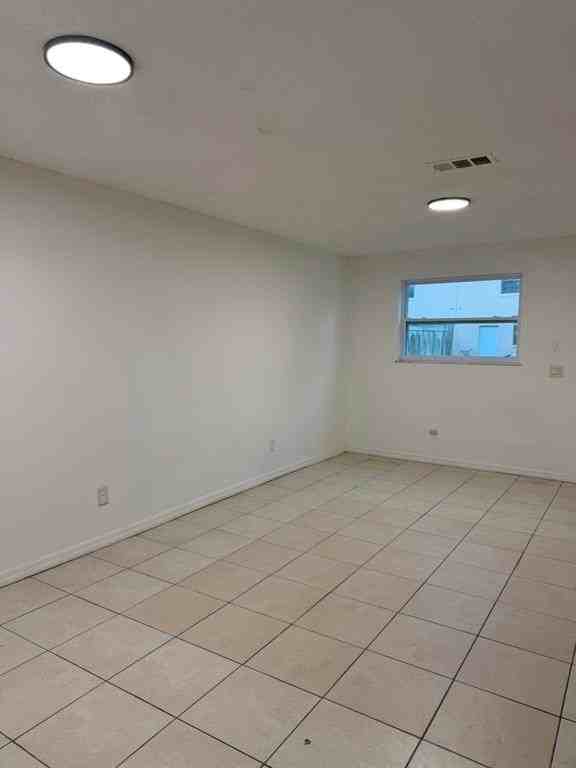 910 Wagner Pl #3 - Photo 4 of 12