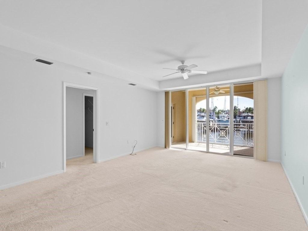 5540 N Harbor Village Dr Apt 103 #103 - Photo 6 of 36