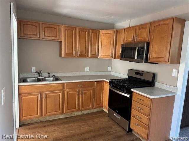 26122 Beverly Rd - Photo 3 of 11