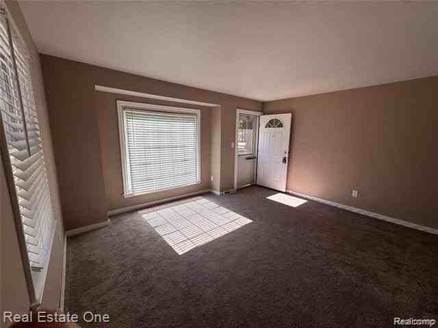 26122 Beverly Rd - Photo 6 of 11