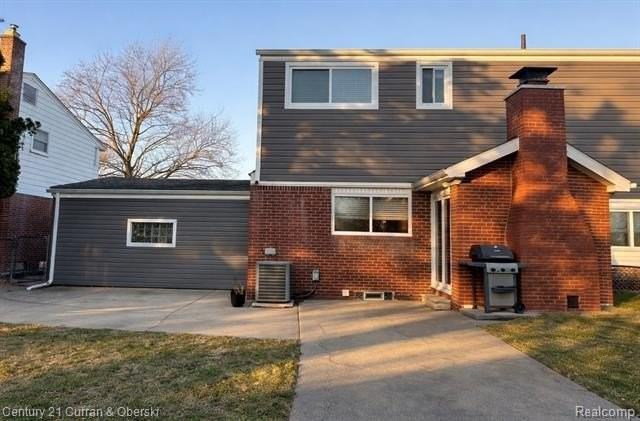 31659 Perth St - Photo 2 of 24