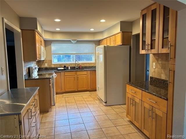 31659 Perth St - Photo 6 of 24