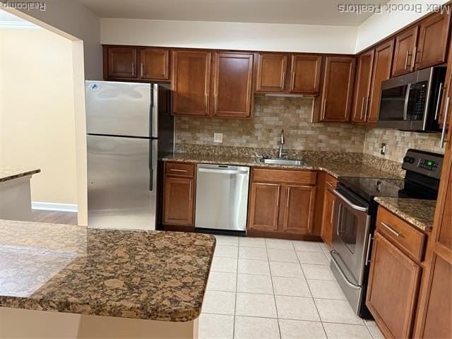 6109 Orchard Lake Rd #203 - Photo 4 of 19