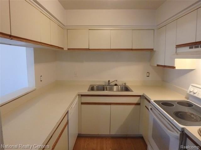 962 Saybrook Dr - Photo 4 of 10