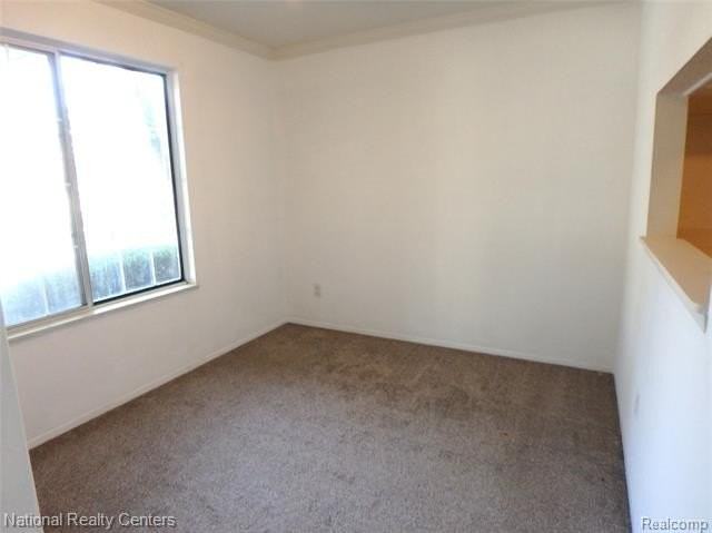 962 Saybrook Dr - Photo 5 of 10