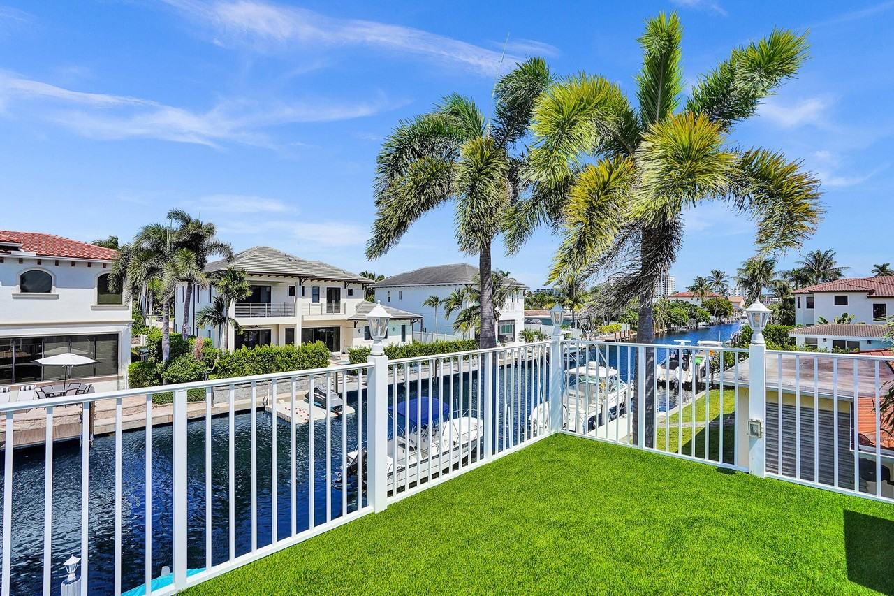 785 Ne 71st St - Photo 7 of 50