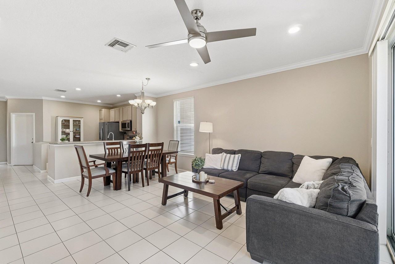 9911 Porta Leona Ln - Photo 4 of 47