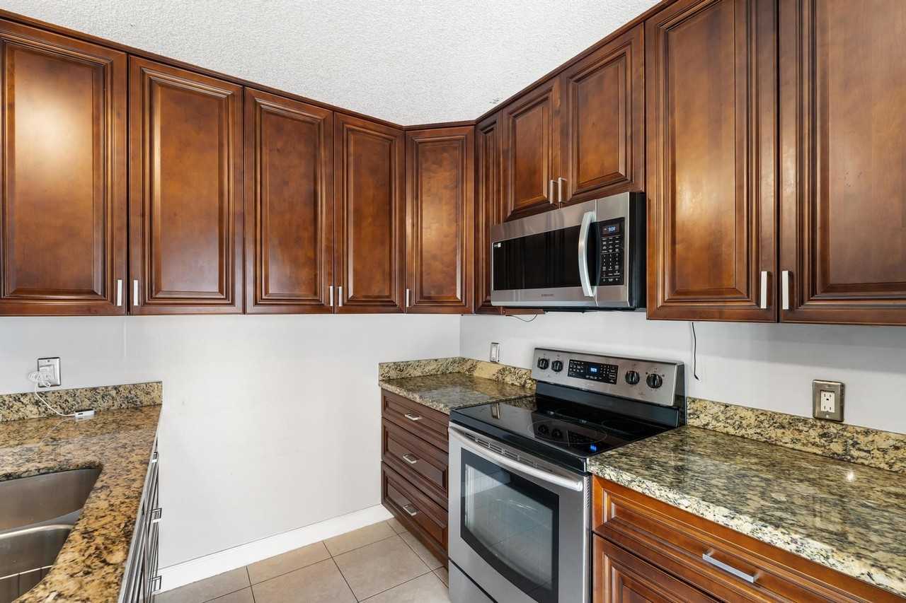 2410 24th Way - Photo 5 of 46