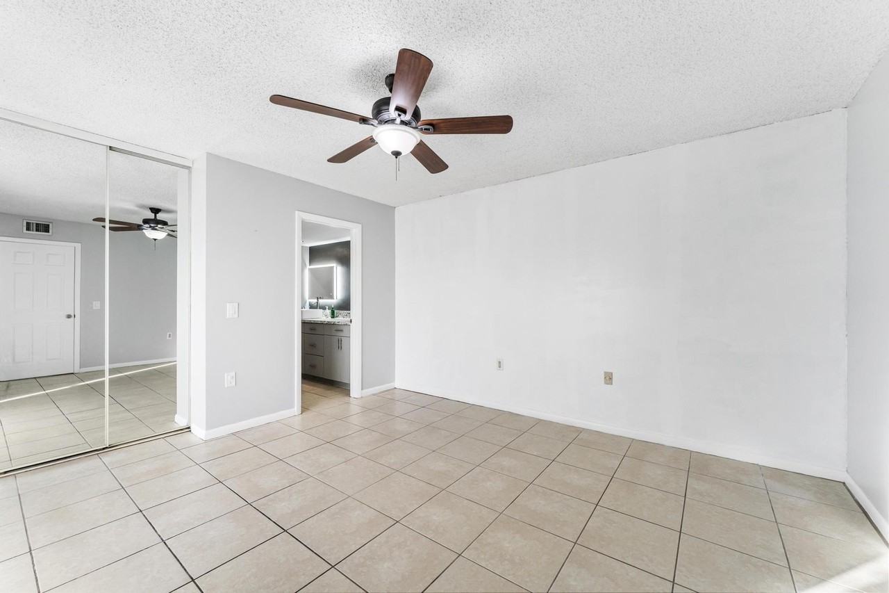 2410 24th Way - Photo 6 of 46