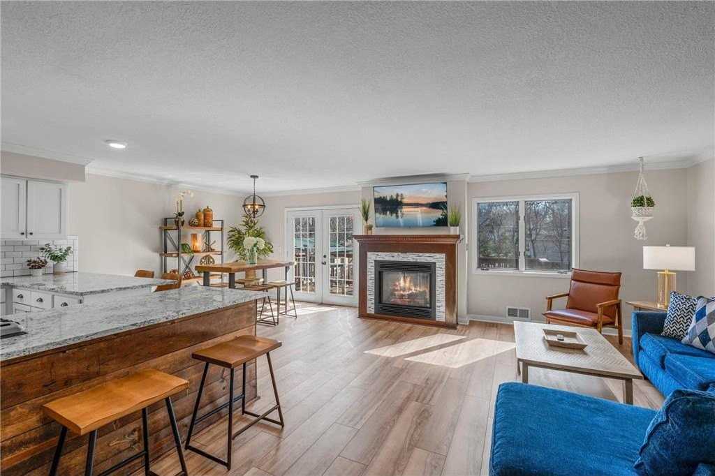 540 Orchid Ln N - Photo 5 of 24