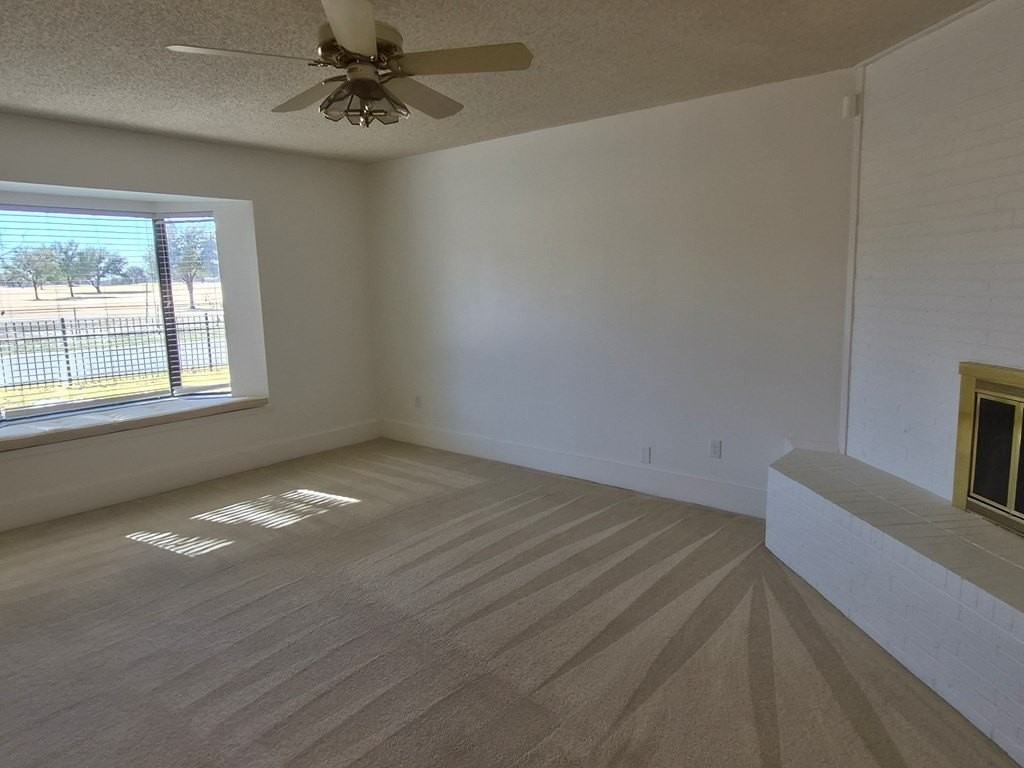 1698 La Villa Cir - Photo 6 of 34