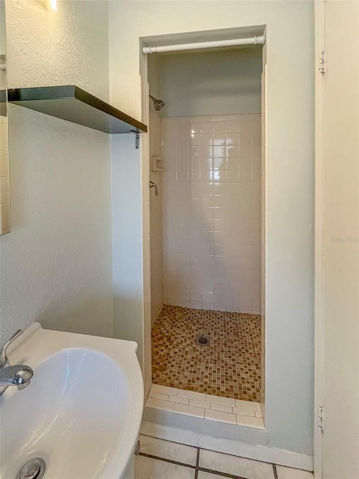 404 Armada Rd S #D - Photo 6 of 8