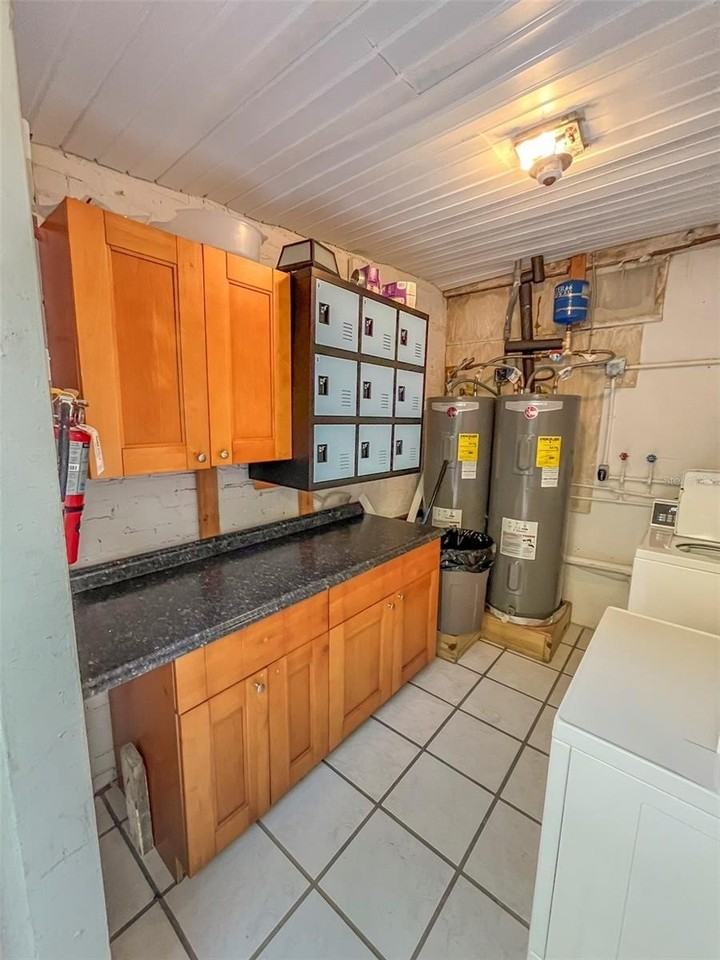 404 Armada Rd S #D - Photo 7 of 8