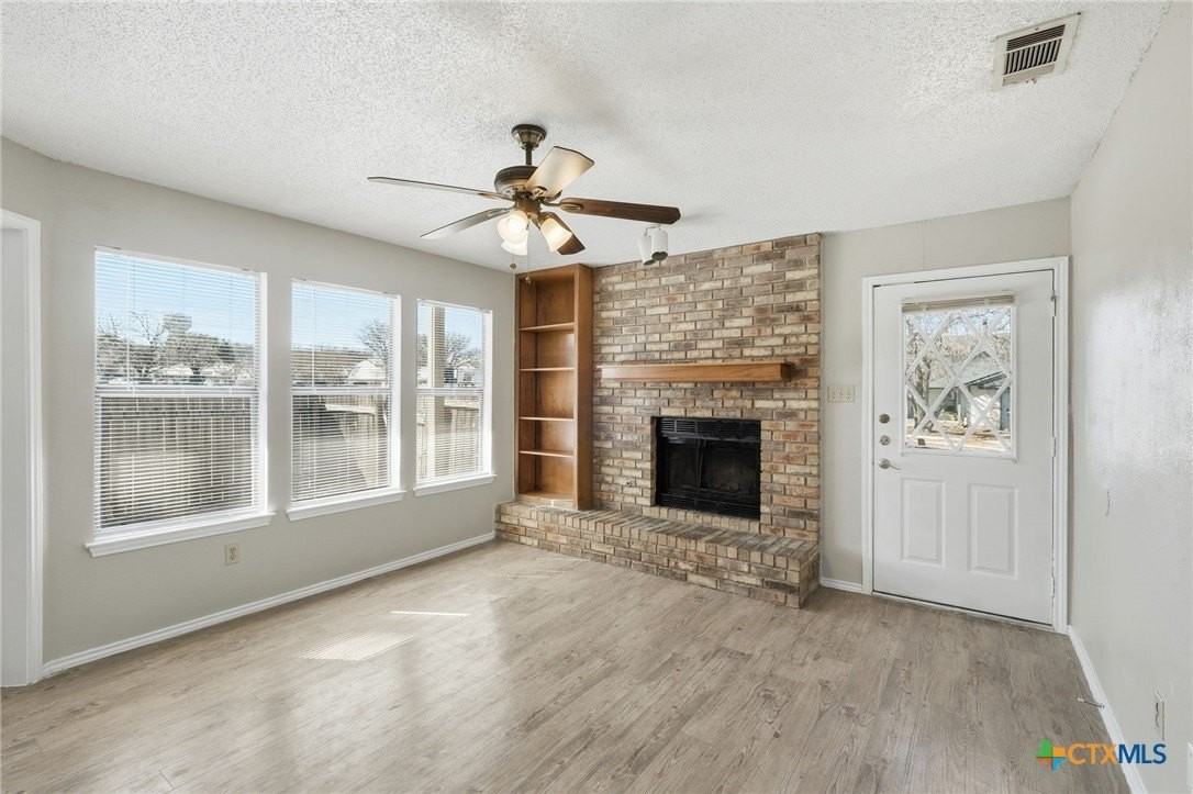 409 Rawhide Loop - Photo 5 of 25