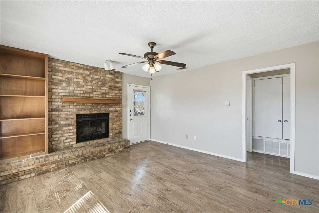 409 Rawhide Loop - Photo 7 of 25