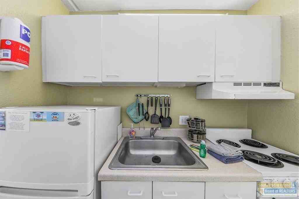 6403 Padre Blvd - Photo 5 of 33