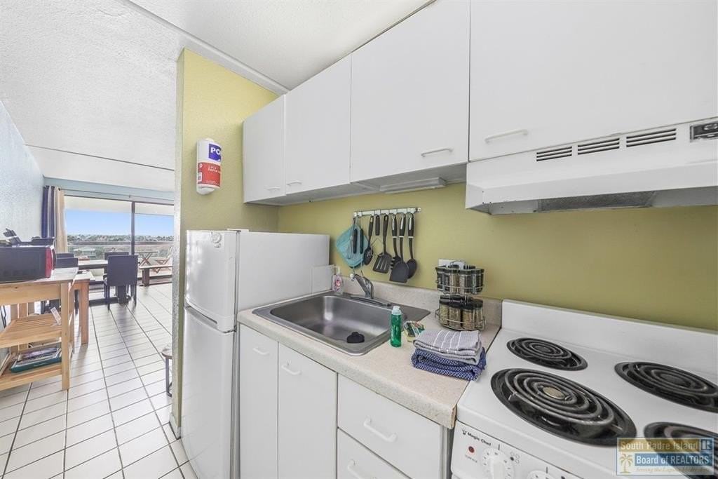 6403 Padre Blvd - Photo 6 of 33