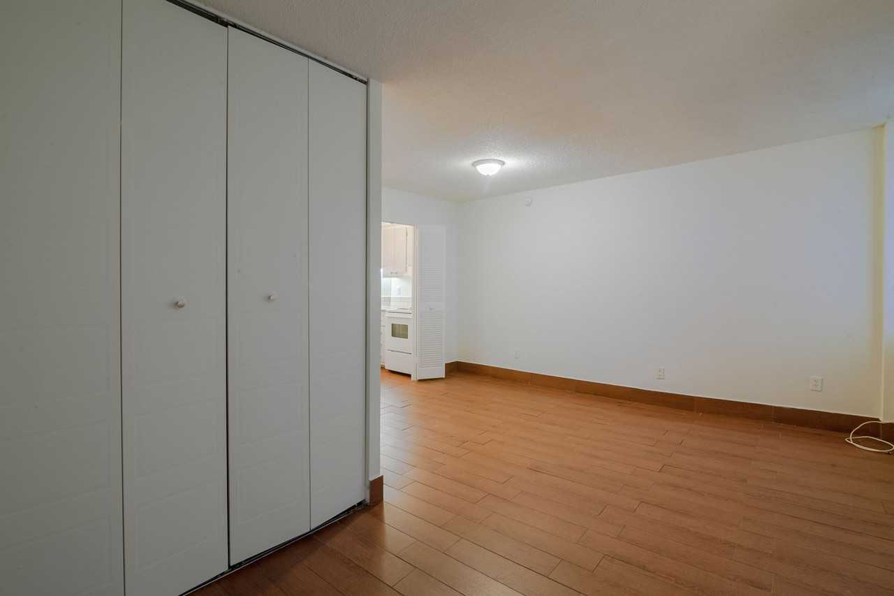 2285 Saint-Mathieu Street - Photo 4 of 50