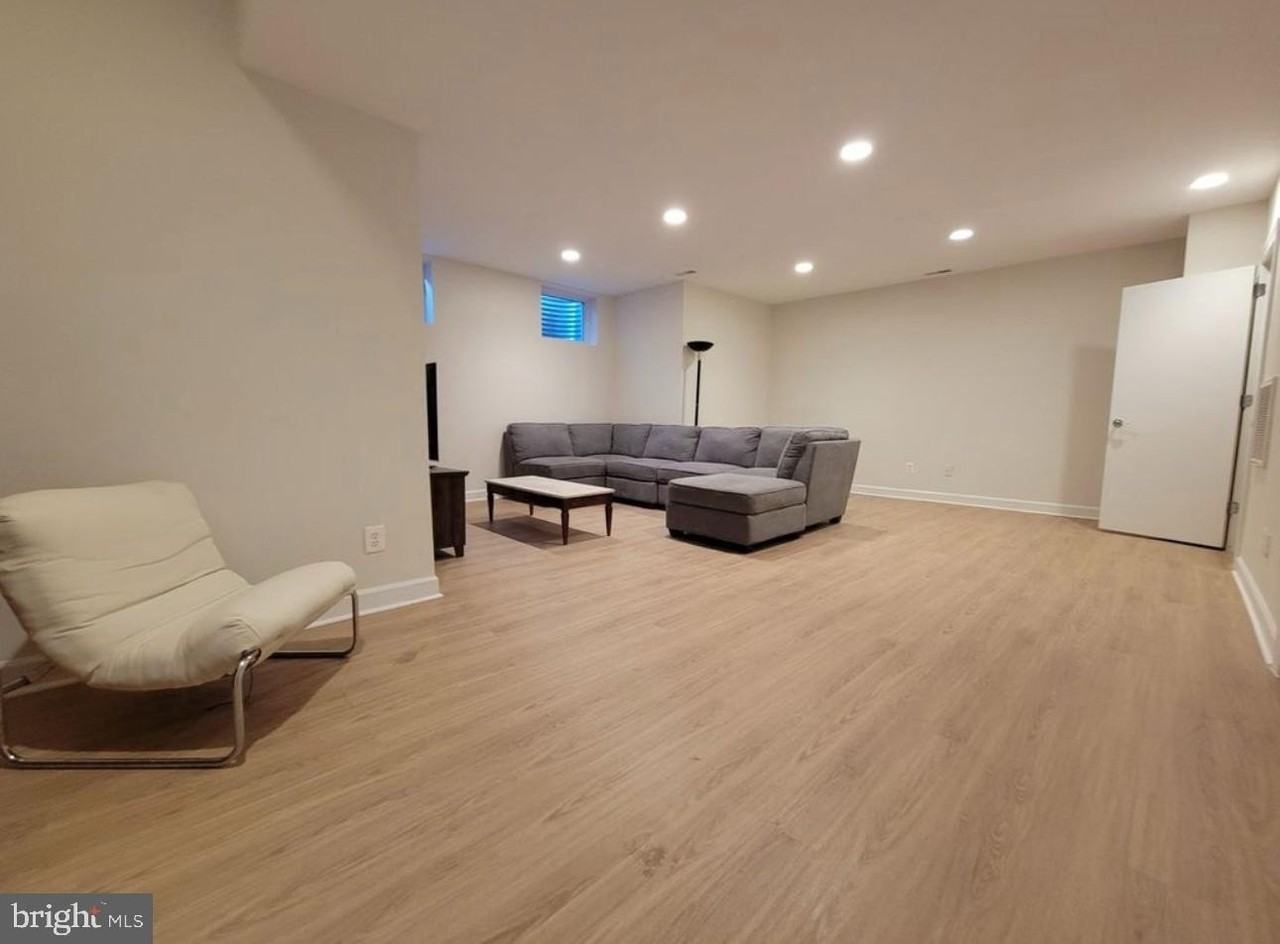 1418 44th St Nw Unit B #B - Photo 2 of 20