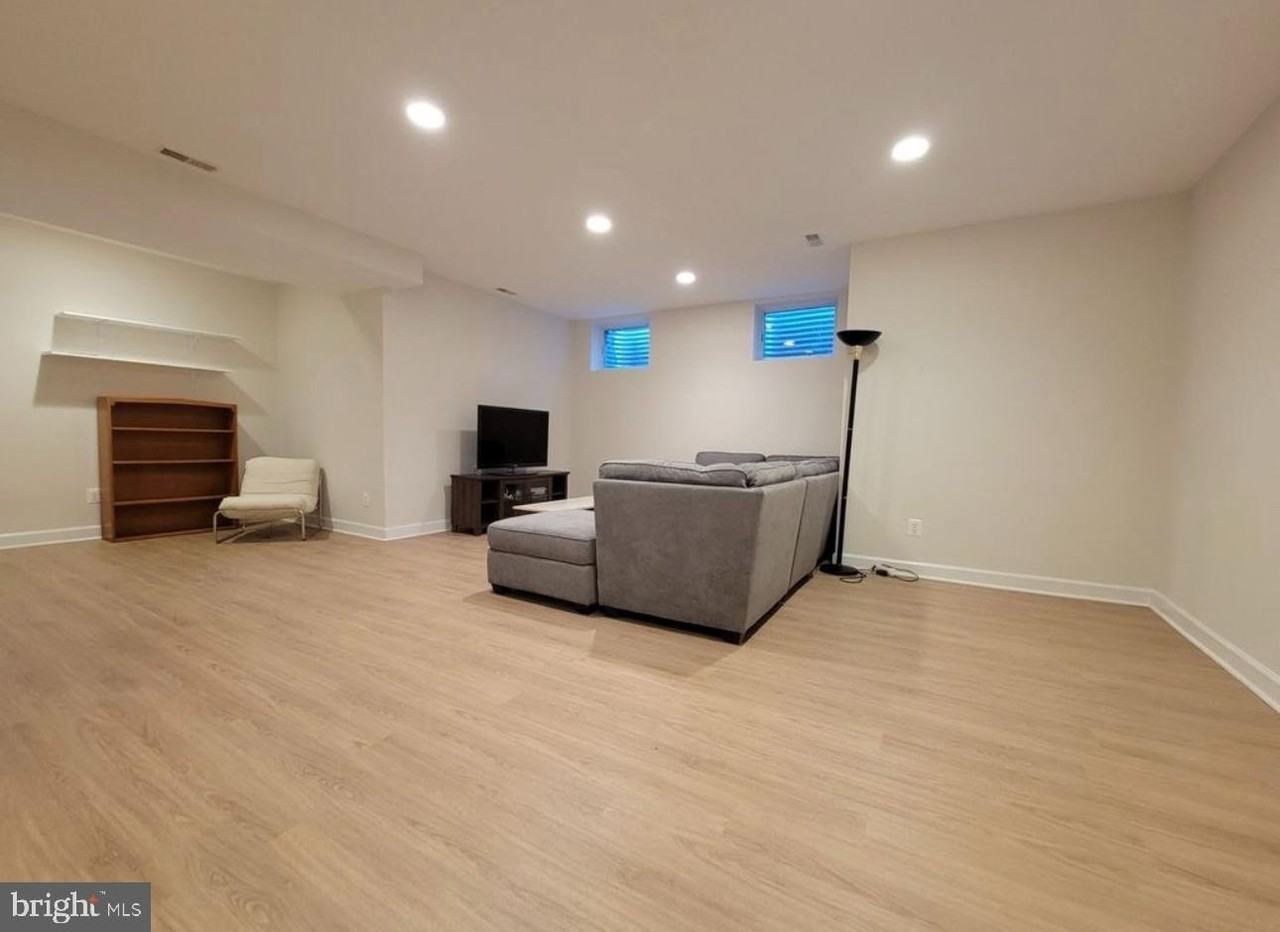 1418 44th St Nw Unit B #B - Photo 3 of 20