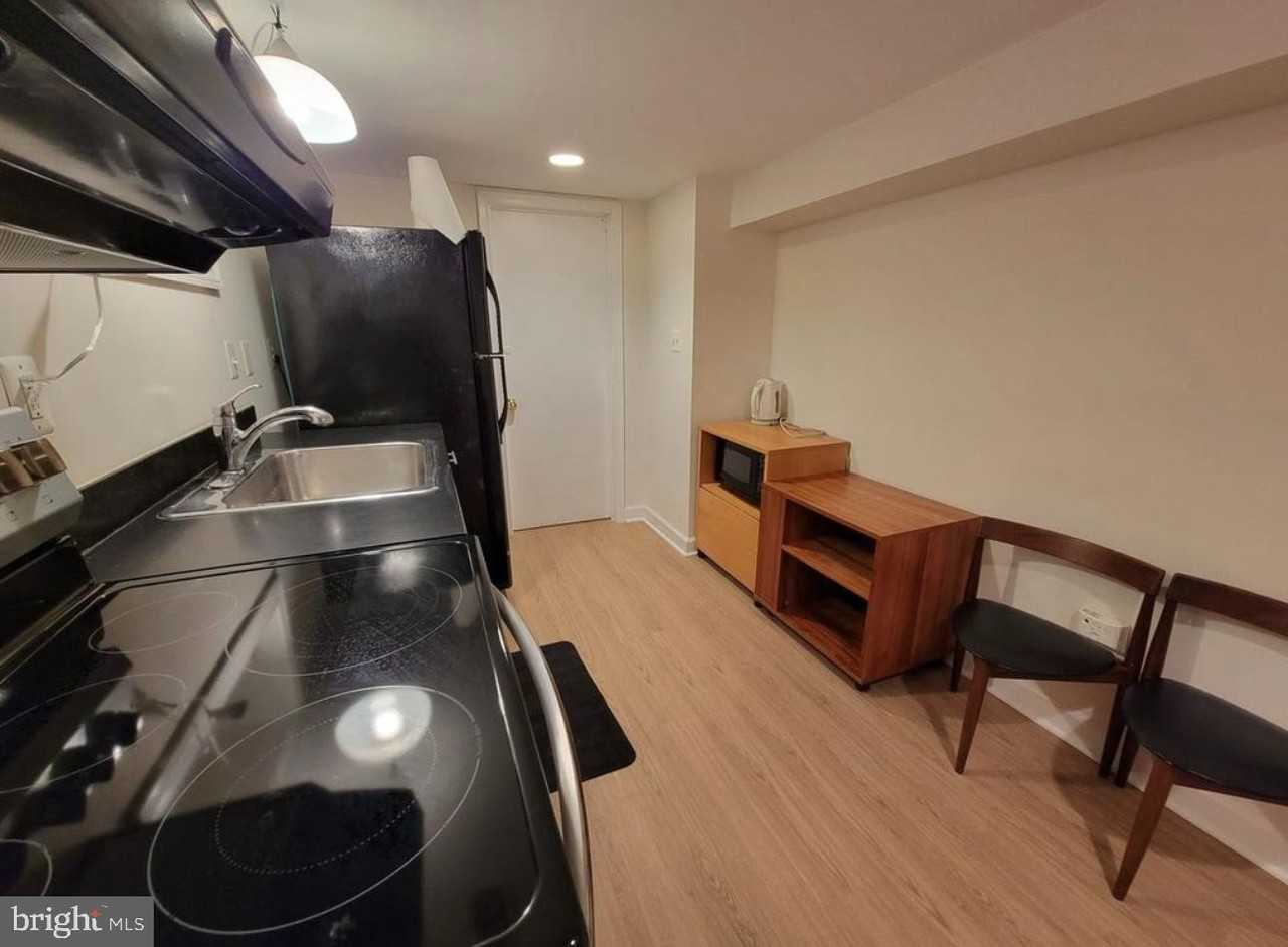 1418 44th St Nw Unit B #B - Photo 5 of 20