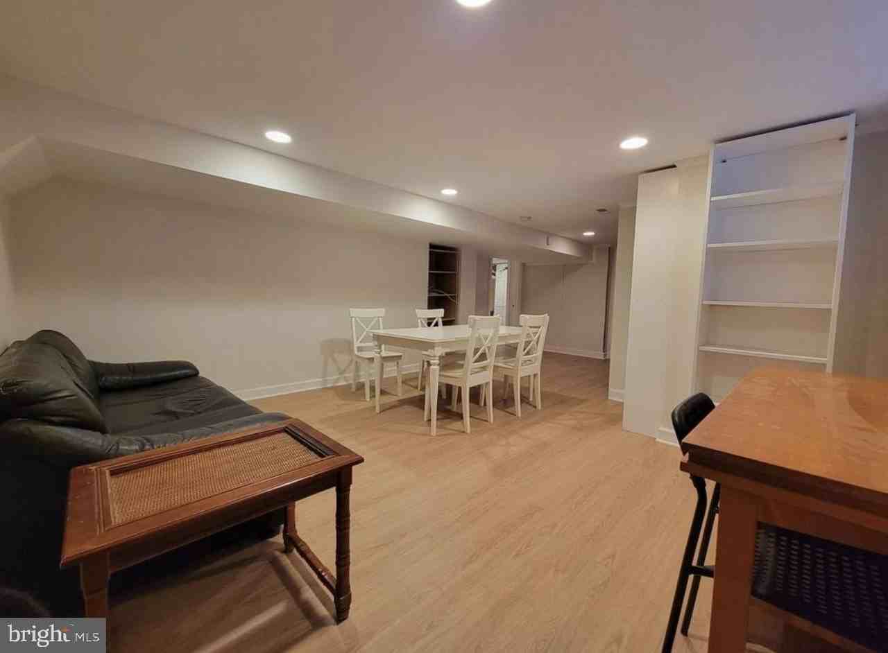 1418 44th St Nw Unit B #B - Photo 7 of 20