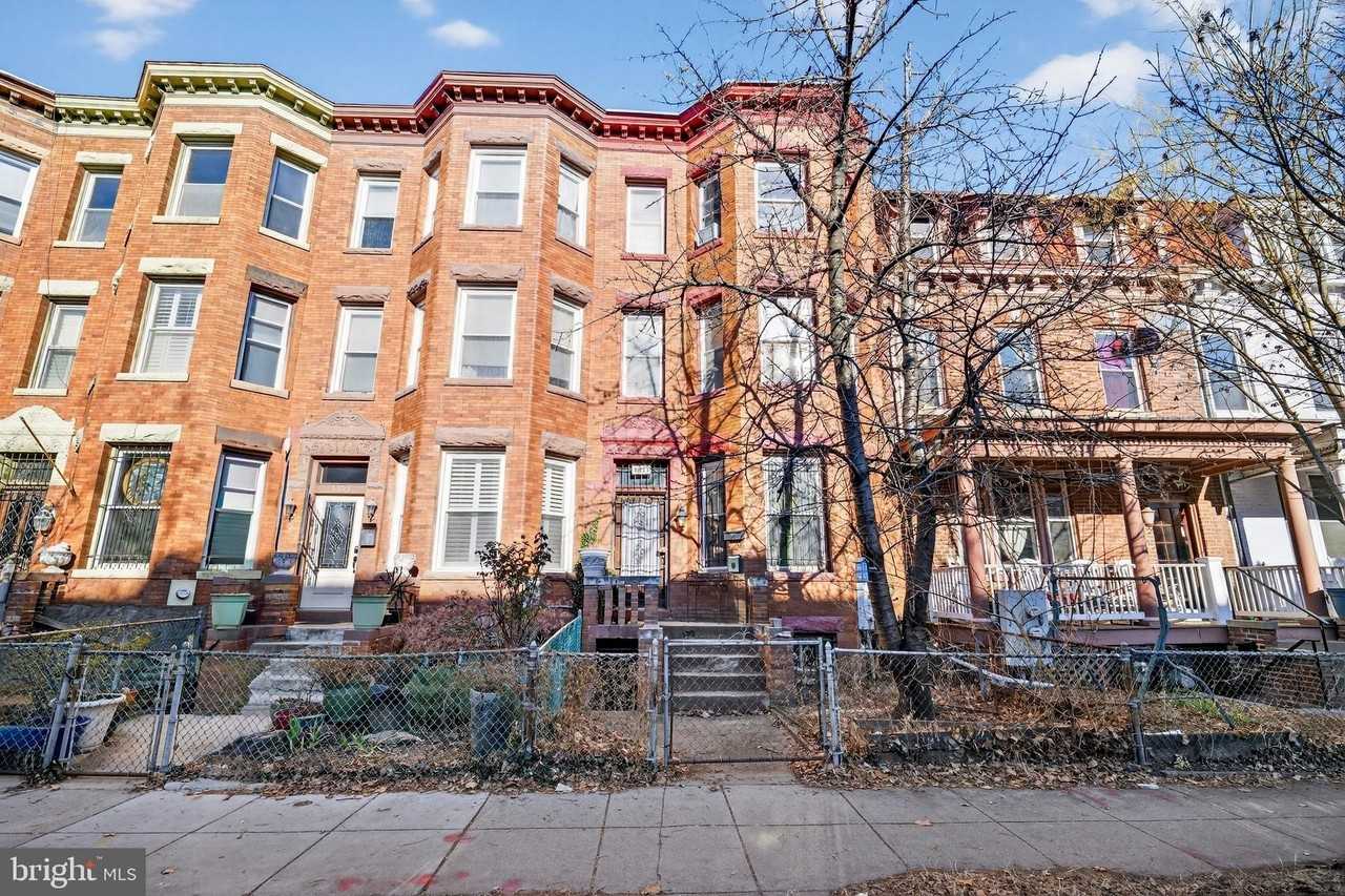 1351 Monroe St Nw - Photo 2 of 23