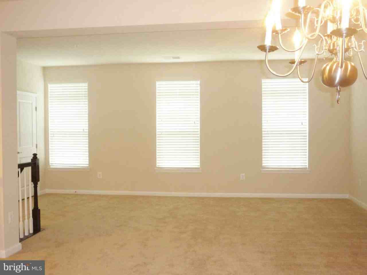 340 Chessington Dr - Photo 2 of 20