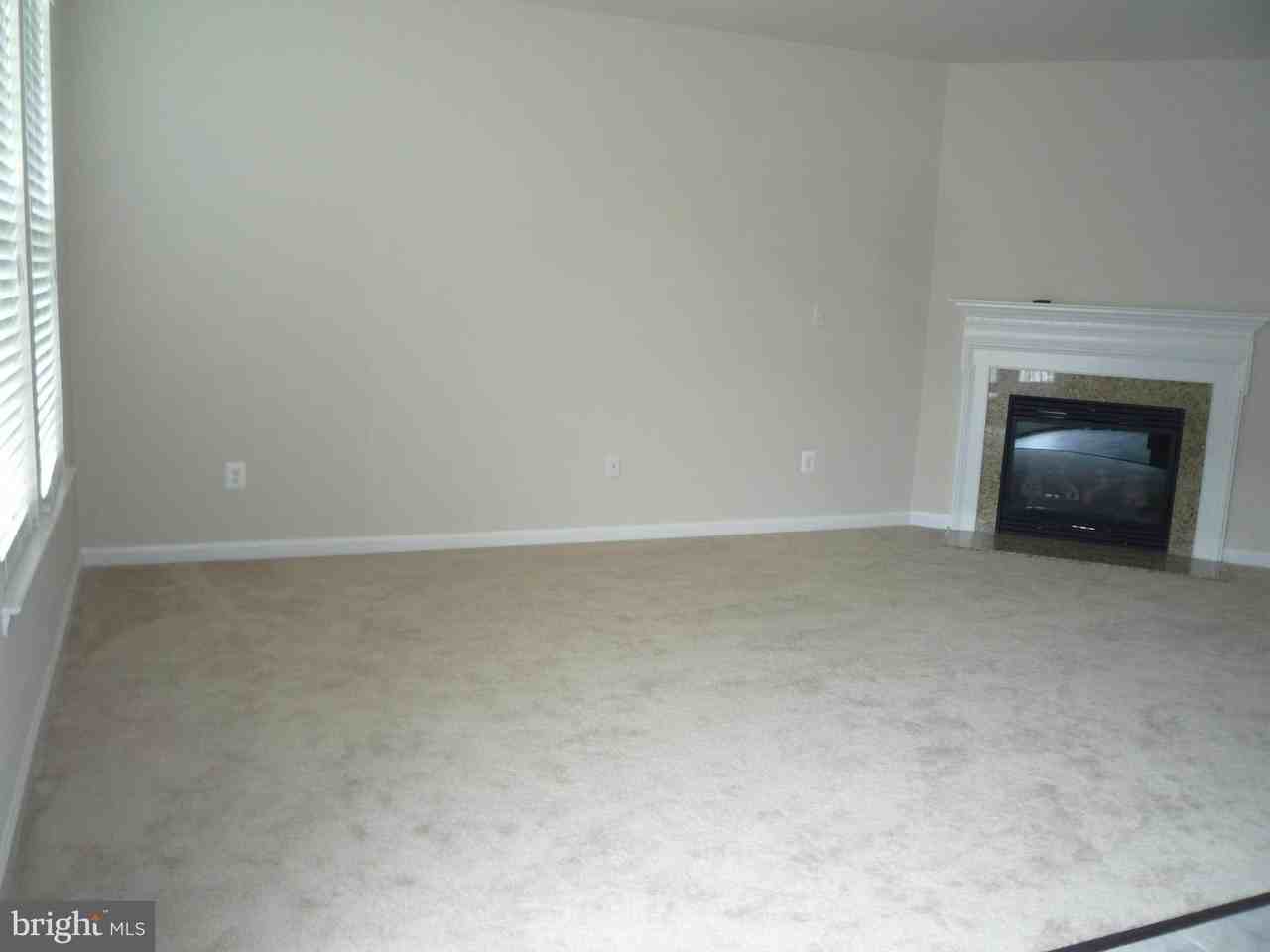 340 Chessington Dr - Photo 4 of 20