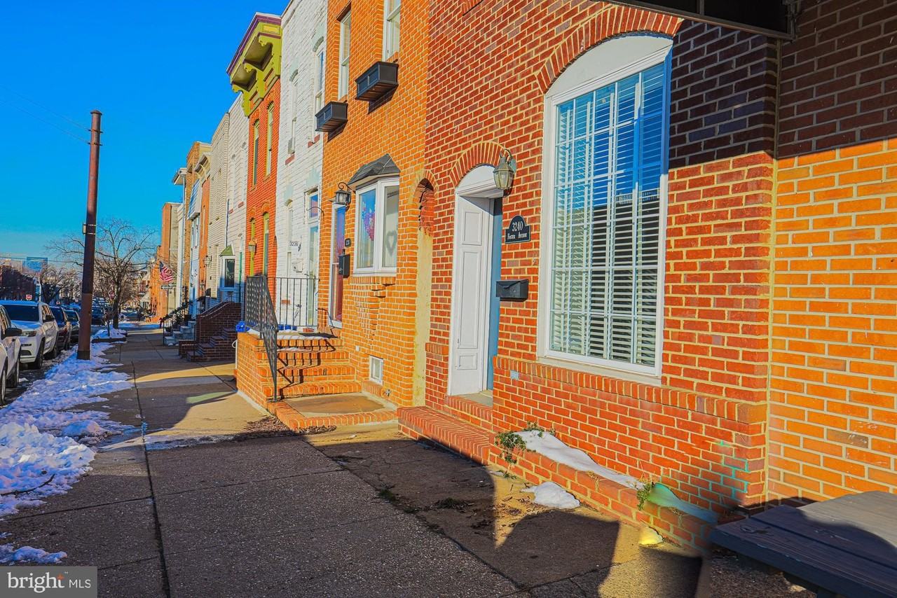 3240 Foster Ave - Photo 2 of 27